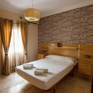 Rentalsevilla Centrico Apartamento Junto Al Guadalquivir Con Parking Coche Mediano Apartamento Sevilla